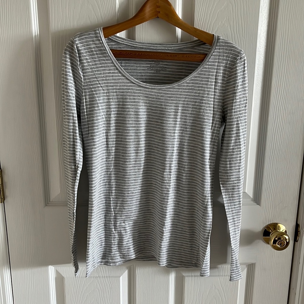 Ann Taylor Silver/Grey & White Striped Long Sleeve Crew Neck Size Small